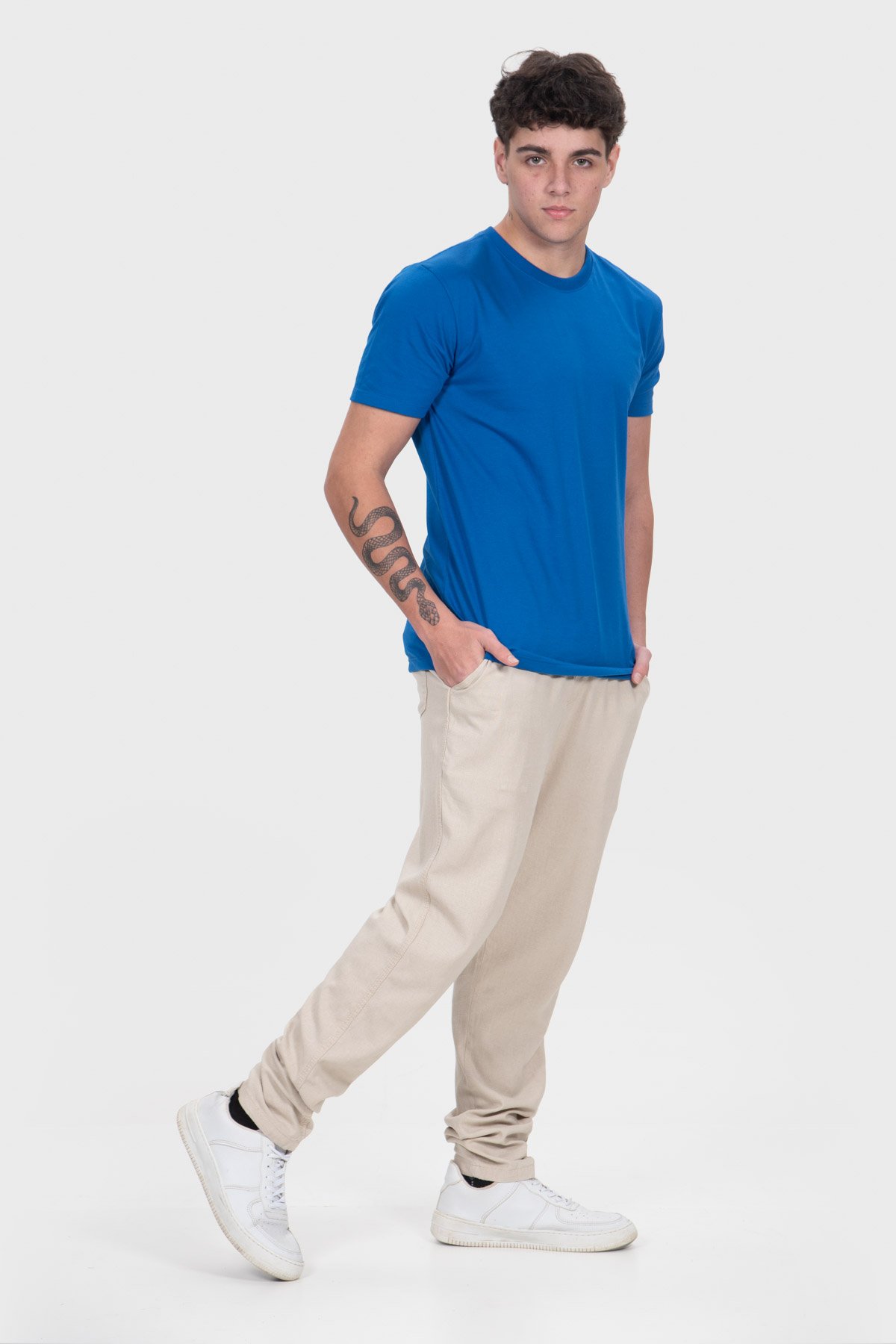 Camiseta Casual Essencial Básica - Azul Royal - Imagem 8