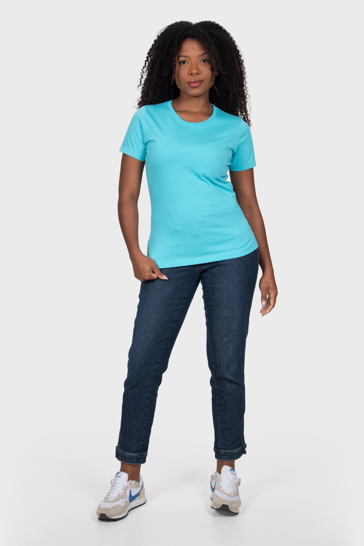 Camiseta Casual Essencial Básica Feminina - Azul Turquesa