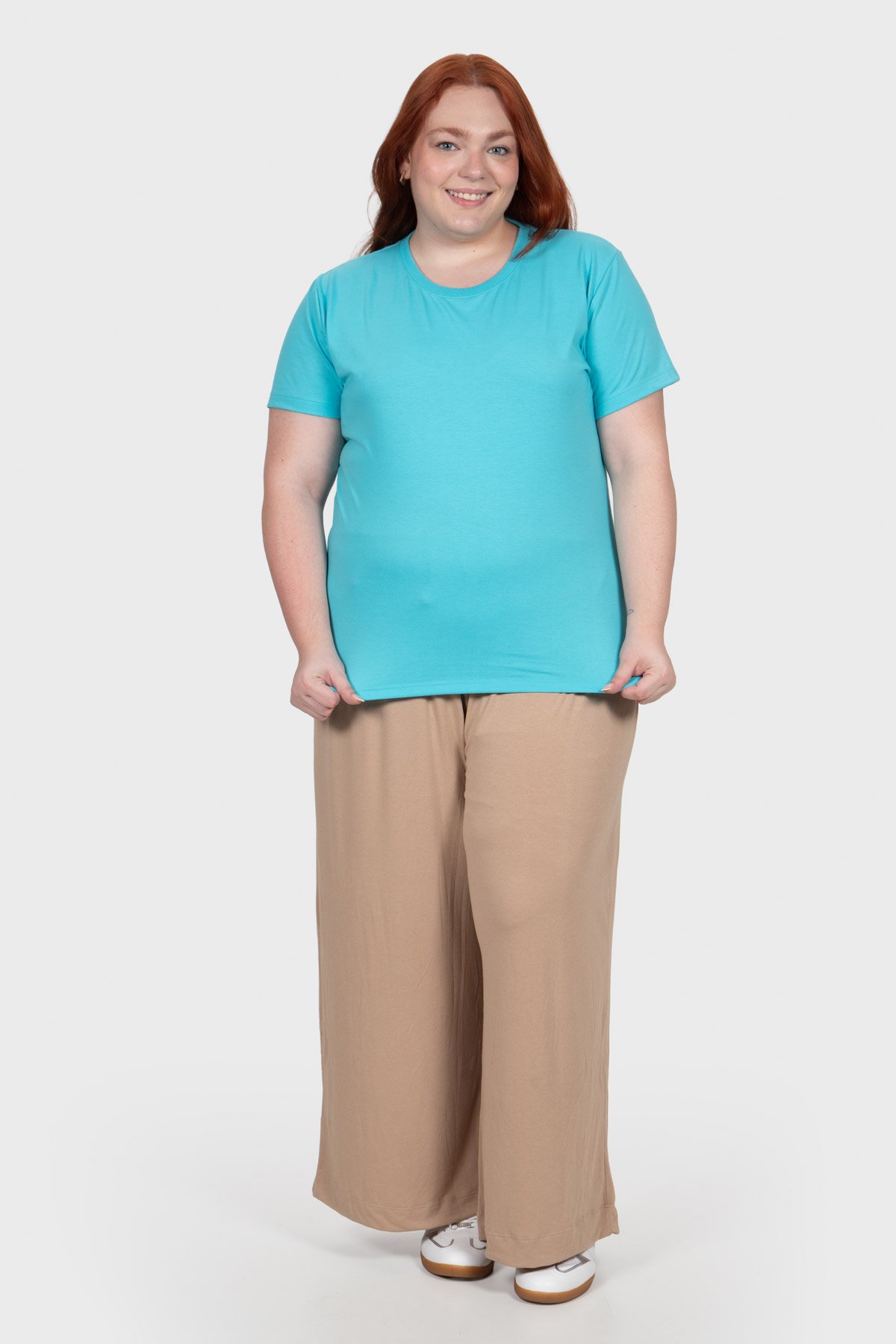 T-shirt Casual Essencial Básica Feminina Plus Size - Azul Turquesa