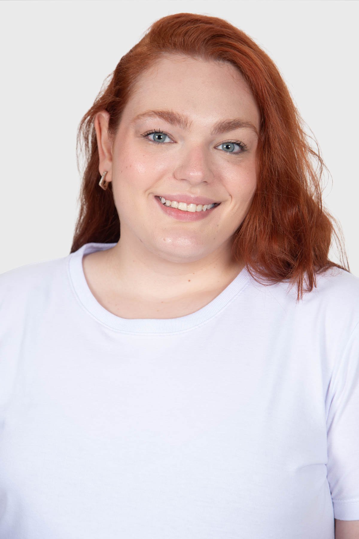 T-shirt Casual Essencial Básica Feminina Plus Size - Branca - Imagem 4